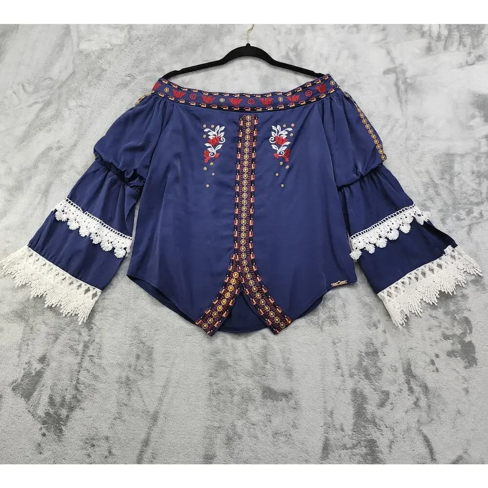I Too Fashion Top Womens Size L Blue Embroidered Lace Bell Sleeve‎ Off Shoulder